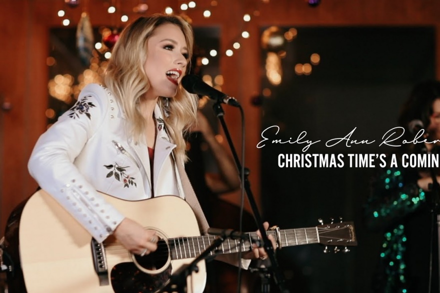 Emily Ann Roberts 'Christmas Time's A Comin'