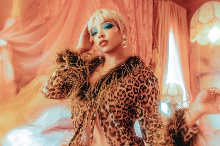 Una sensual Tinashe en el video de Rascal