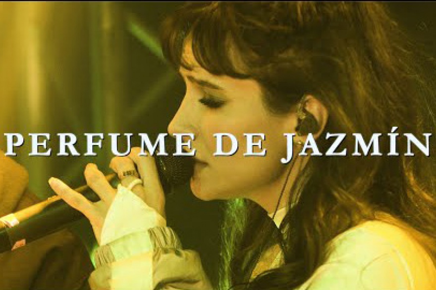 Brenda Asnicar - Perfume de Jazmin