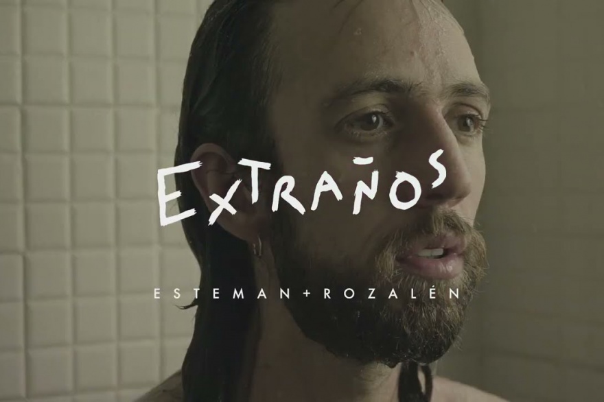 Esteman, Rozalen le dieron un tratamiento visual a Extraños