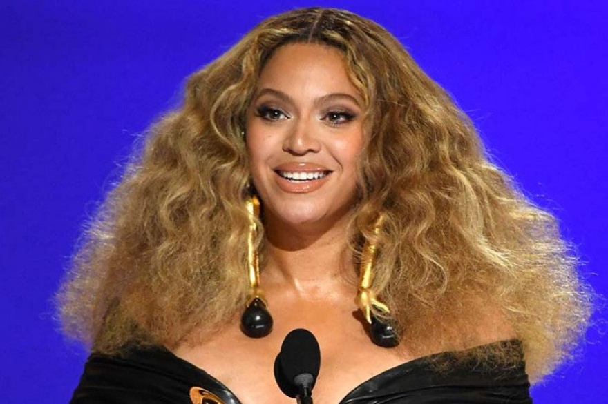 Beyonce revela la primera imagen promocional de su nuevo Album: Renacimiento
