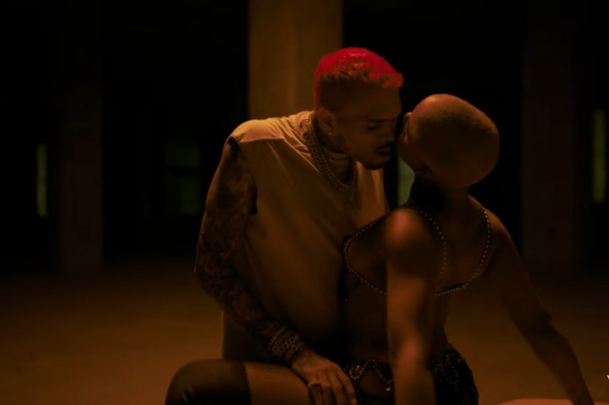 Chris Brown libera las imagenes de Under The Influence