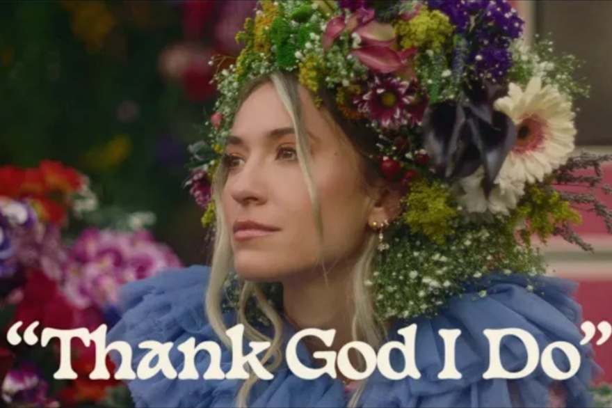 Lauren Daigle - Thank God I Do