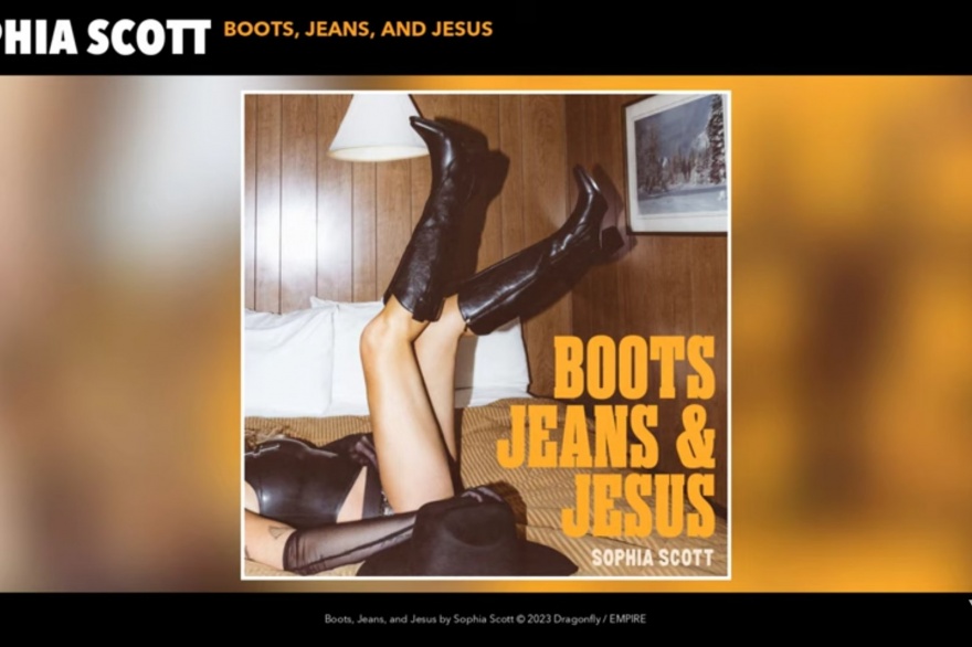 Sophia Scott esta descubriendo un trago de honestidad en Boots, Jeans, and Jesus