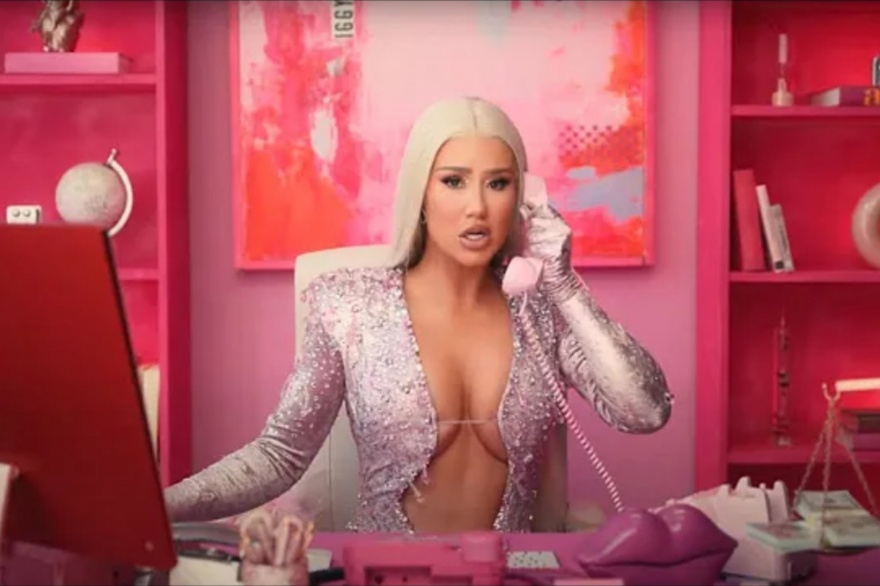 Iggy Azalea dejo caer las imagenes de un prometedor single: Money Come