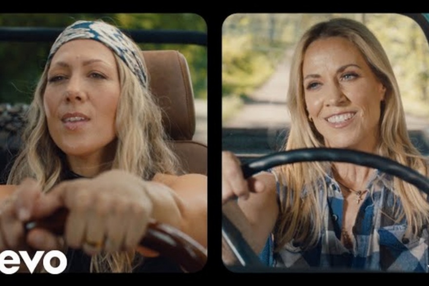 Las estrellas country Colbie Caillat y Sheryl Crow se unen para un nuevo y cautivador dueto