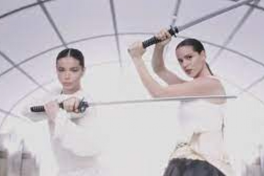 Oral: Bjork y Rosalia