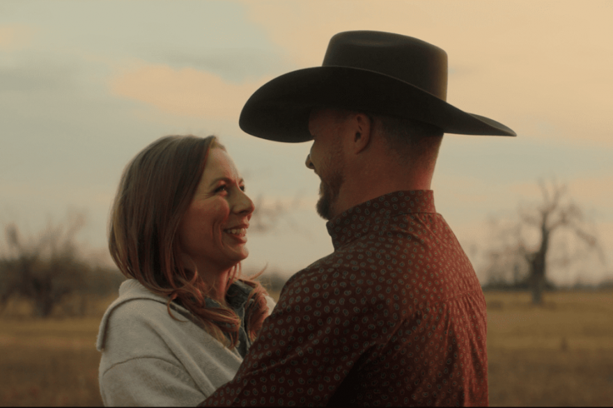 El artista country Cody Johnson enamora con su historia de amor: The Painter