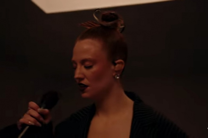 Live Performance: Jess Glynne - Promise Me