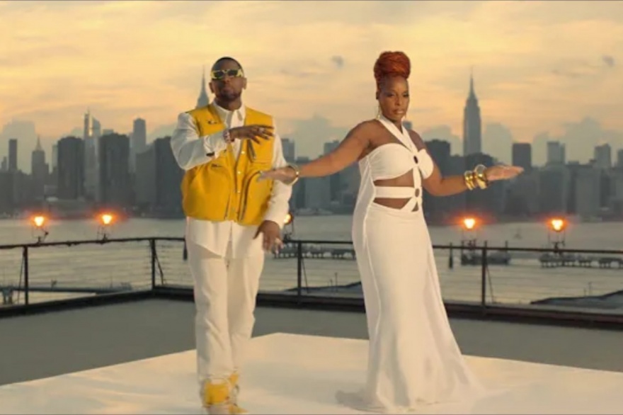 Mary J. Blige dejo caer junto a Fabolous las imagenes de un candente sencillo, Breathing