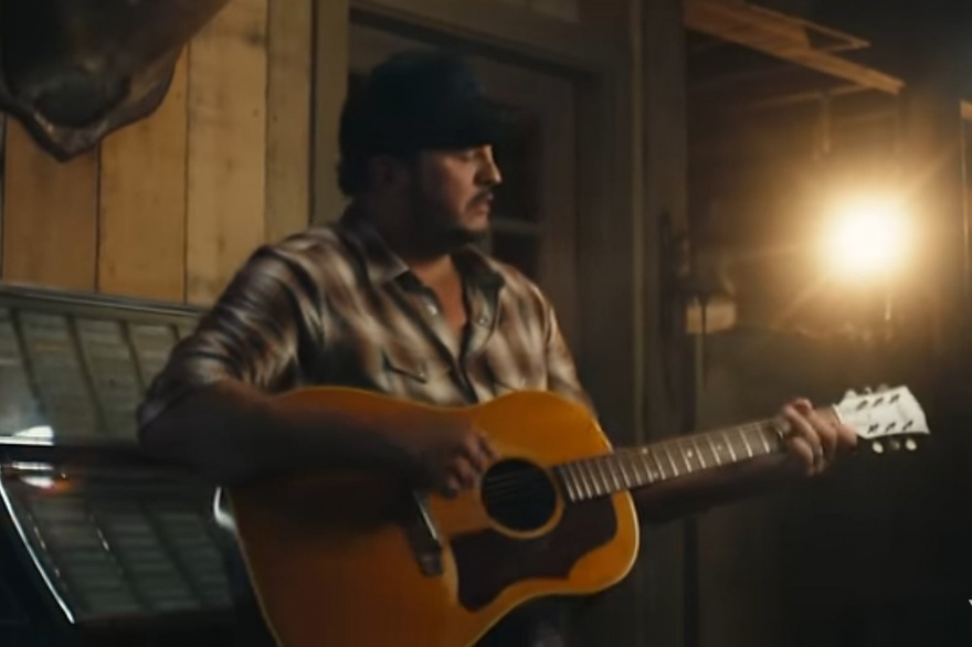 Luke Bryan y su nuevo exito: Country Song Came On