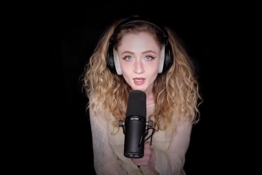 Janet Devlin presenta una version en vivo de Back To My Senses