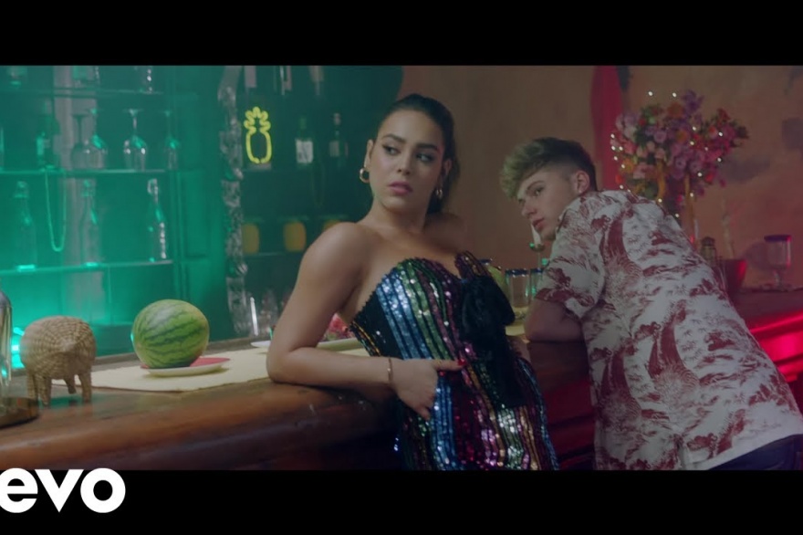 Danna Paola luce bonita y muy sensual en el video 'So Good'