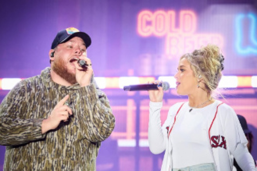 Luke Combs y Megan Moroney sorprendieron con un dueto en vivo en Boston Calling