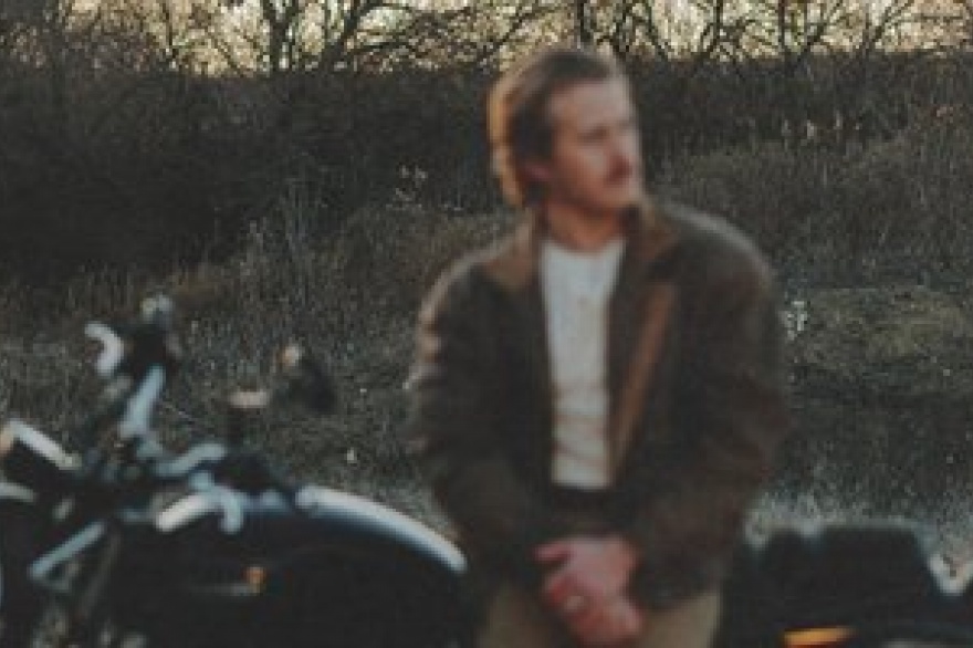 Checa las nuevas historias del artista country Corey Kent