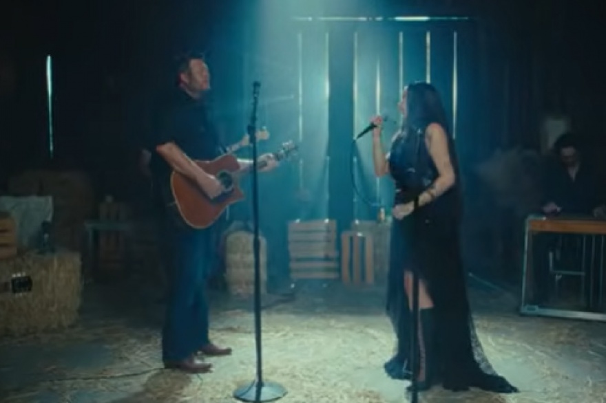Noah Cyrus y Blake Shelton comparten el visual de New Country