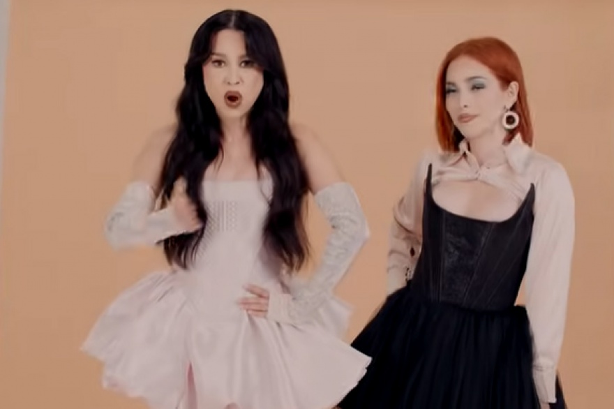 Paty Cantu y Denisse Guerrero dan vida a una historia nostalgica y fresca