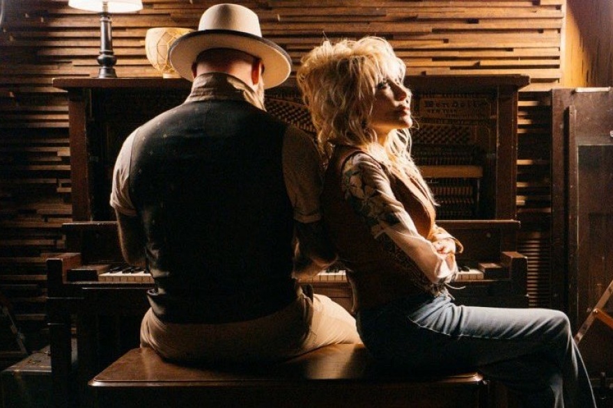 Zac Brown Band junto a Dolly Parton le dieron un toque distinto a Butterfly