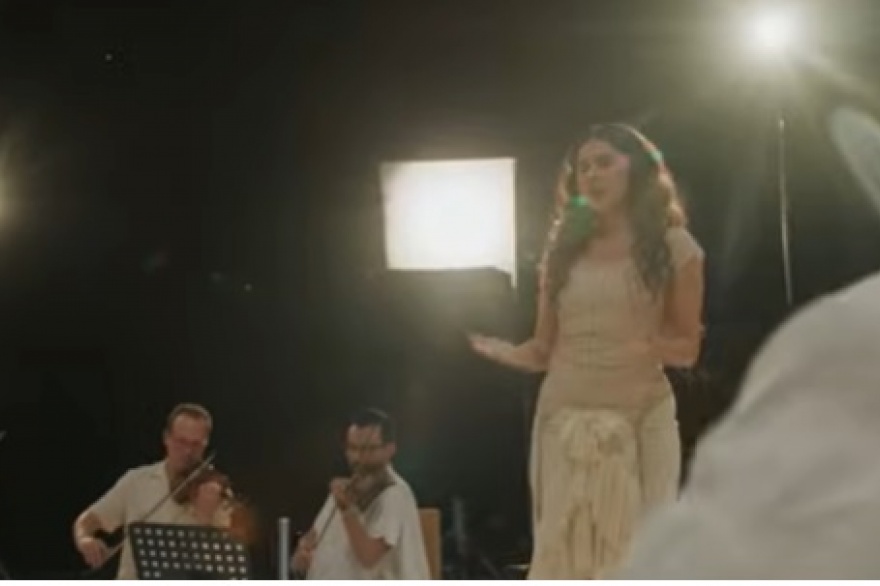 Silvana Estrada - Flores