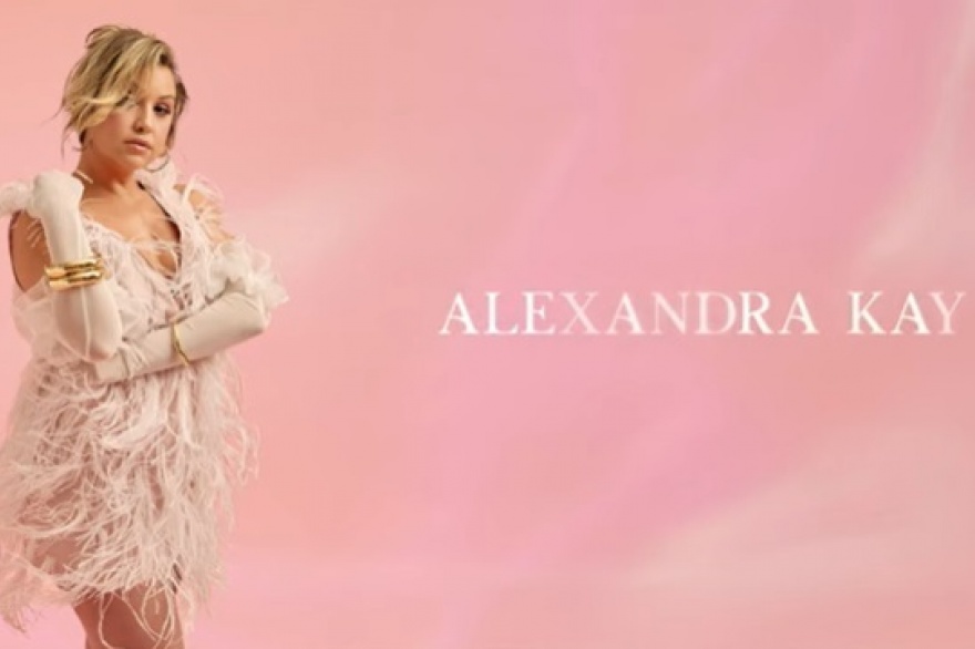 Checa lo nuevo de la artista country Alexandra Kay