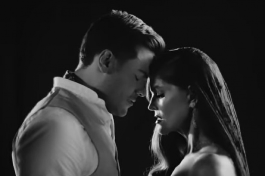 Carlos Rivera y Ana Barbara unieron sus voces en Cuento de Nunca Acabar