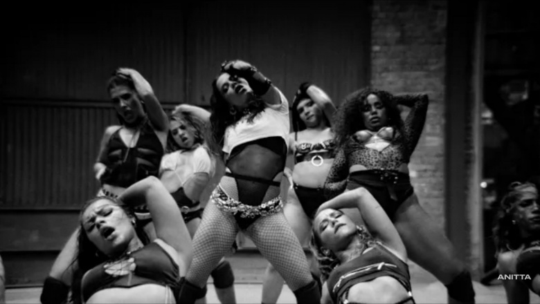 Siente la energía de un verdadero baile Funk de Brasil por Anitta