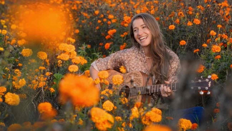 Caroline Jones estrena el video musical de “Becca”, dedicada a su mejor amiga