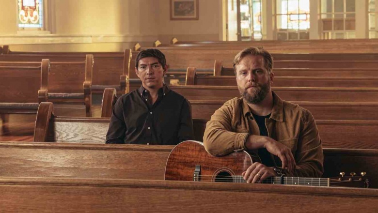 Charles Wesley Godwin presenta el video musical “Hey There Son”