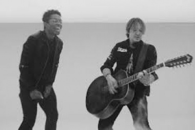 Keith Urban - Out The Cage ft. Breland y Nile Rodgers