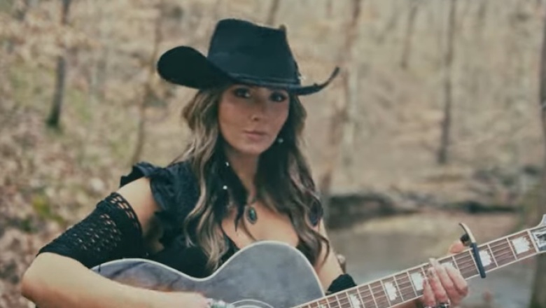 Echale un vistazo a la musica de la artista country Alyssa Flaherty