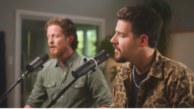 Austin Brown y Noah Peters interpretan Smile de Morgan Wallen
