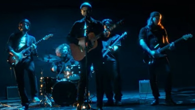 Myles Erlick le pone musica a una historia del pasado