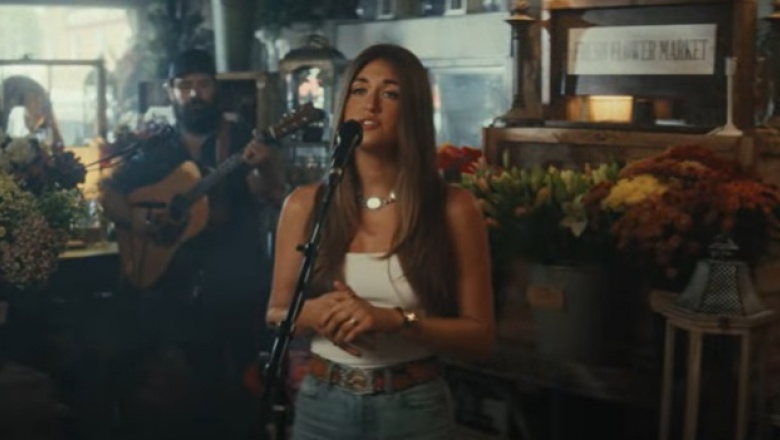 Lauren Watkins interpreta Pretty Please en una nueva Petal Session