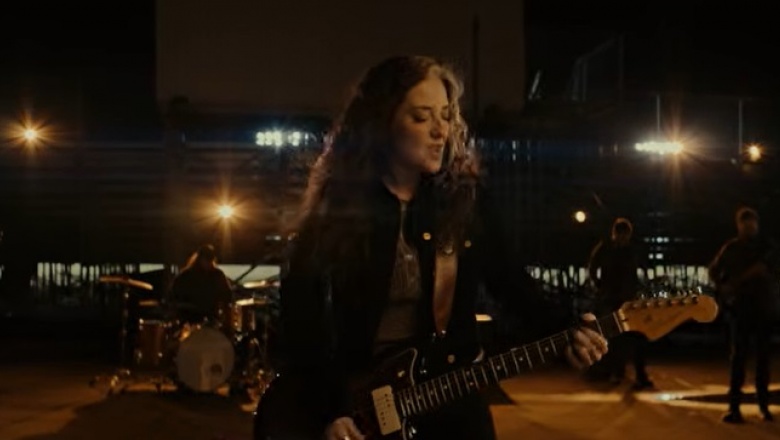 Ashley McBryde le dio vida a una historia de decisiones