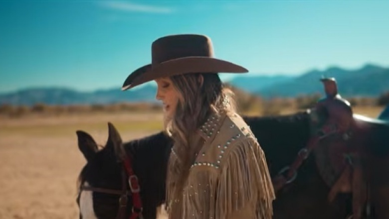 Kalsey Kulyk dejo caer un visualizer para Cowboy Crazy