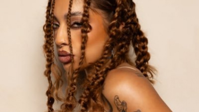 Kiana Lede comparte una historia de reproches y desamor