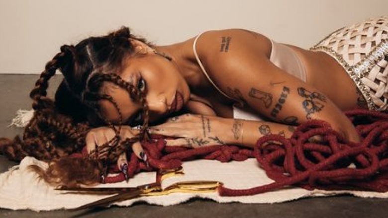 Kiana Lede comparte una historia de idas y vueltas en el amor