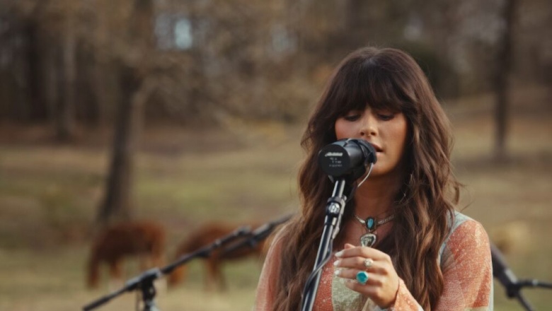 Ella Langley presenta una version acustica de Loving Life Again