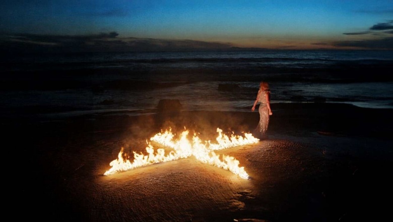 Ashley Cooke presenta el visualizer de "xs" tras su paso por el festival C2C de Londres