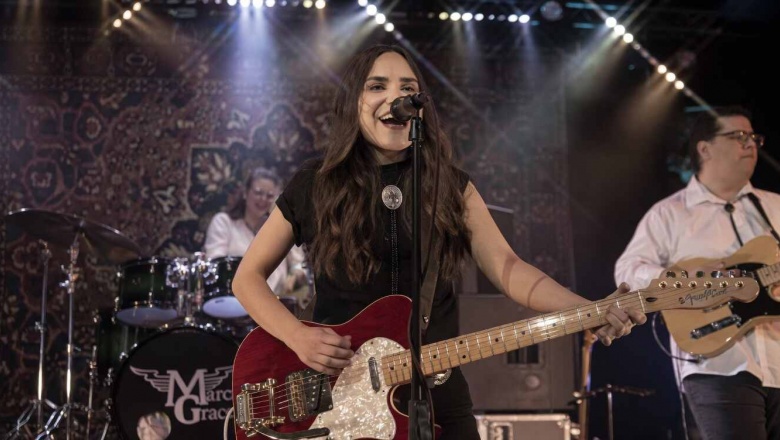 Marcy Grace le puso imagen a “Tear It Up” entre pista y guitarras