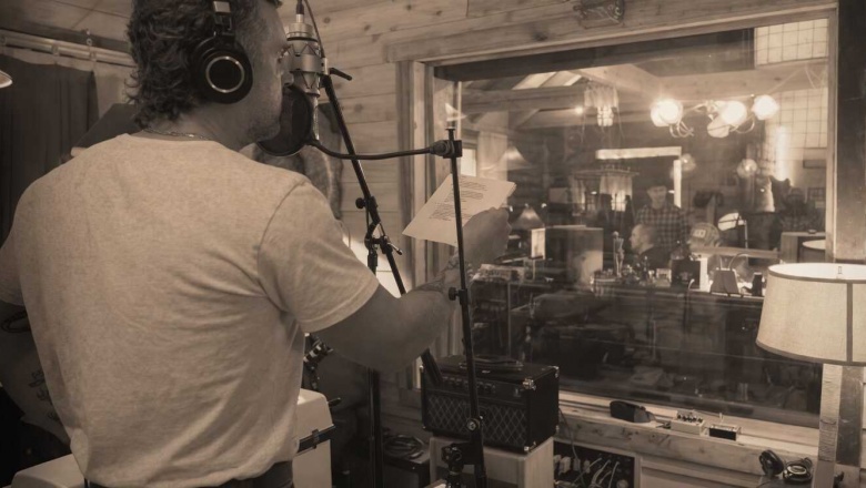 Cody Johnson anticipa 'Banks of the Trinity' con el estreno de "Fool Proof"