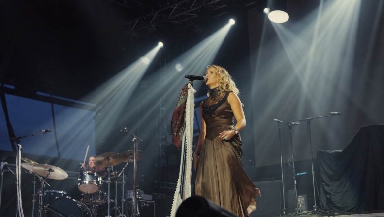 Avery Anna libera una performance de "Blood Runs Thicker" desde Colorado Springs