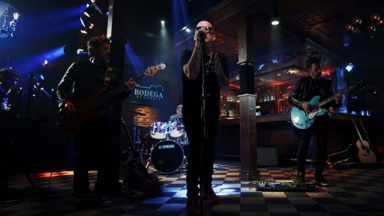 Rolo Sartorio rockea el adiós en “Tengo”