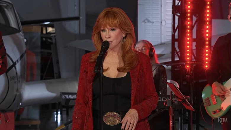 Reba McEntire le dio un nuevo aire a “Fancy” junto a la 129th Army Band