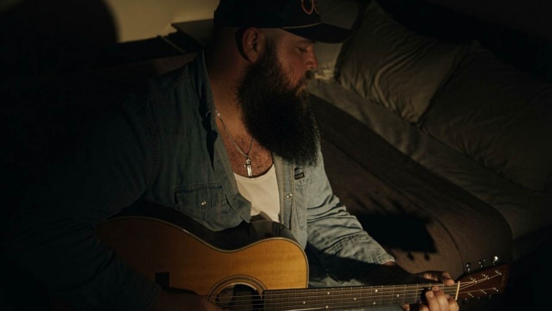 Larry Fleet y una nueva oportunidad en “Hotel Bible”