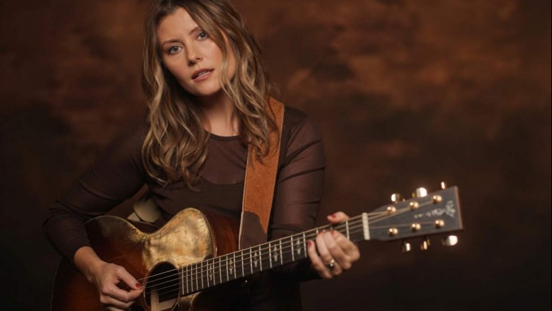 Fiel a su sentir: Hannah Mulholland presenta “Prodigal Daughter”