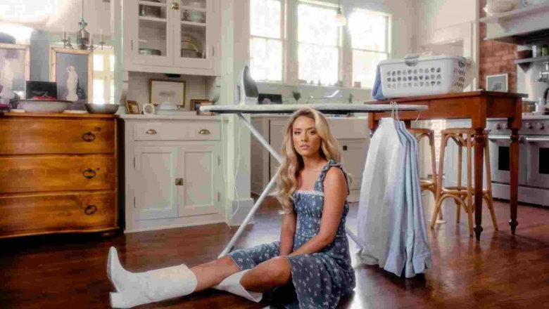 Emily Ann Roberts, con tono sarcástico y dolido, expone una infidelidad en “Laundry”