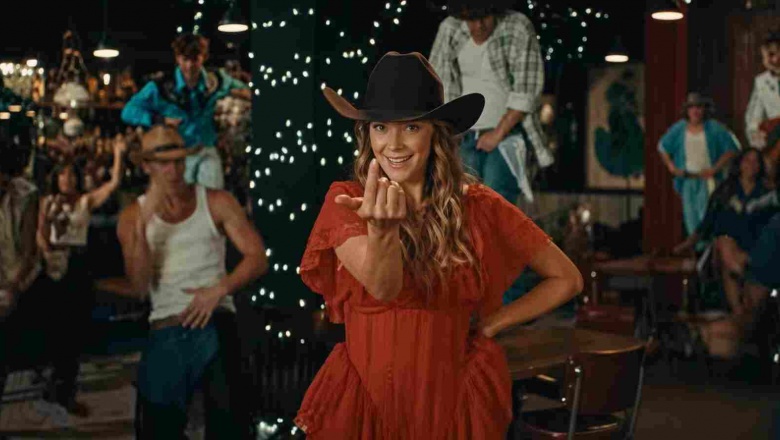 Kaitlin Butts deja salir el lado más rebelde de “I Wanna Be Bad”