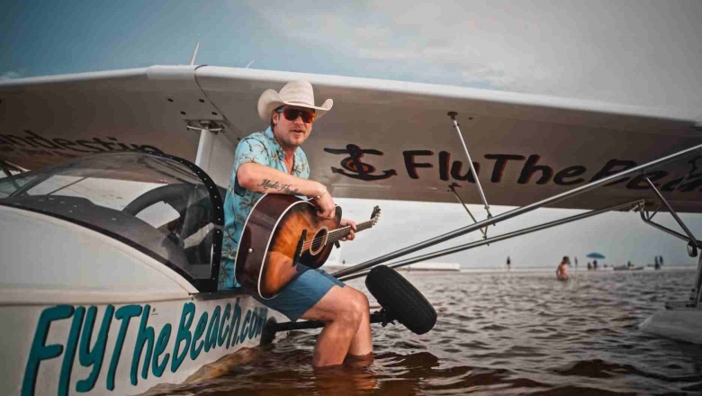 Brian Kelley celebra una vida despreocupada en “Jimmy Buffett Summer”