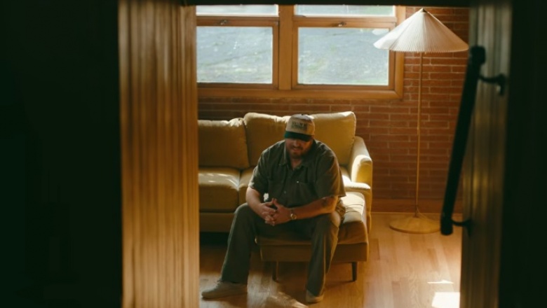 Mitchell Tenpenny le pone country a un adiós en “Gone Like That”